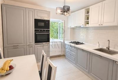 Apartament cu 4 camere decomandat în Aradului