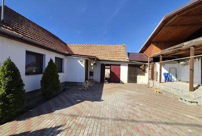 Casă individuală cu 5 camere cu Canalizare în 6 Vânători