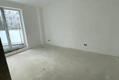 Apartament cu 3 camere semidecomandat în Central - 3