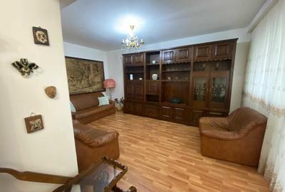 Apartament cu 4 camere decomandat în Iancului