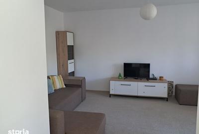 Apartament cu 2 camere decomandat, mobilat în Piața Nouă