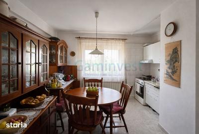 Apartament cu 3 camere decomandat în Decebal
