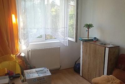 Apartament cu 2 camere semidecomandat în Simeria