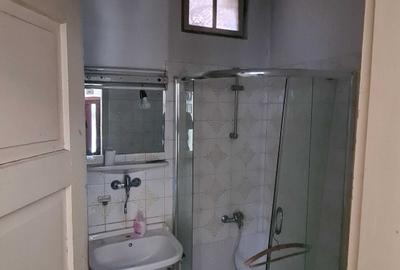 Casă cu 4 camere în Central - 2