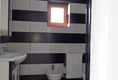 Casă cu 4 camere în Caracal - 1