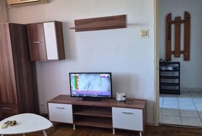 Apartament cu 2 camere semidecomandat în Berceni