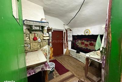 Casă cu 4 camere cu Teren 1531 Mp în Pecineaga