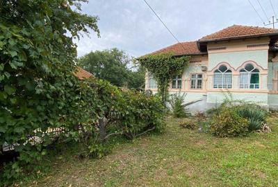 Casă cu 3 camere în Zărnești