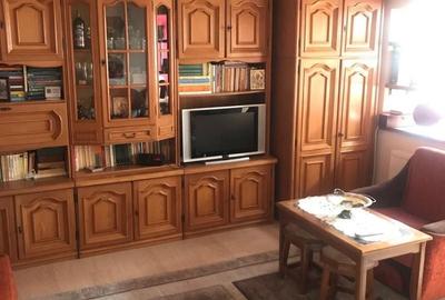 Apartament cu 3 camere decomandat în Micro 2