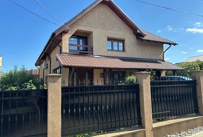 Casă cu Teren 500 Mp în Central