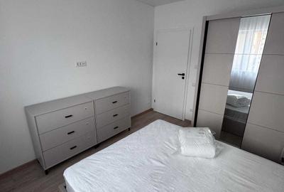 Apartament cu 3 camere în Berceni