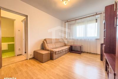 Apartament cu 3 camere semidecomandat în Militari