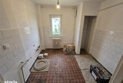 Apartament cu 3 camere semidecomandat în Central - 8