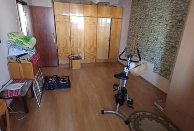 Apartament cu 2 camere semidecomandat în Mihai Bravu