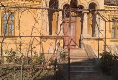 Casă cu 5 camere cu Teren 2500 Mp în Ciupercenii Noi - 1