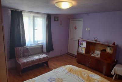 Casă cu 3 camere în Central