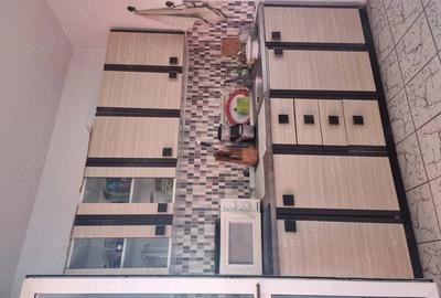 Apartament cu 3 camere decomandat în Poarta 6