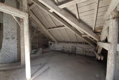 Casă individuală cu 19 camere cu Canalizare în P-ța Romană - 12