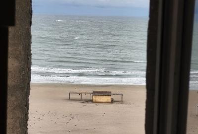 Apartament cu 3 camere nedecomandat în Peninsula