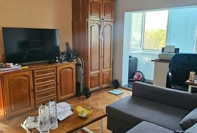 Apartament cu 2 camere semidecomandat, mobilat în Soarelui