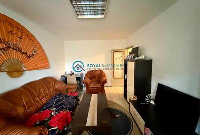 Apartament cu 3 camere decomandat în Mihai Bravu