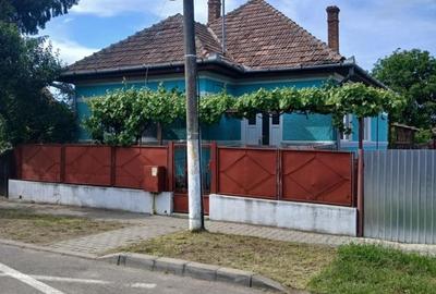 Casă cu 2 camere în Central