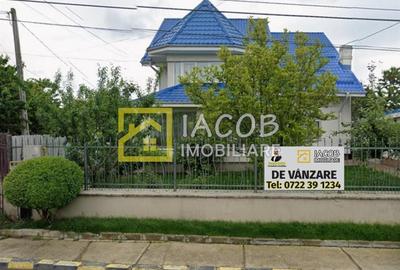 Casă individuală cu 6 camere cu Canalizare în 9 Mai - 1