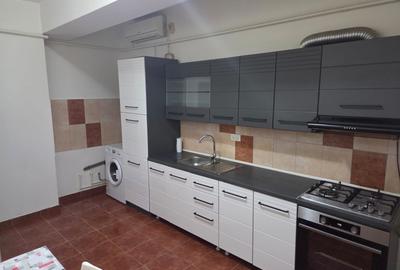 Apartament cu 2 camere decomandat în Drumul Taberei