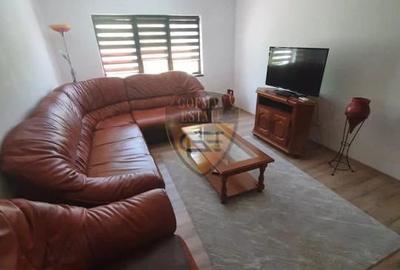 Apartament cu 3 camere decomandat în Faleza Nord