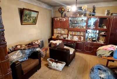 Casă cu 4 camere cu Teren 800 Mp în Central