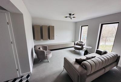 Casă cu 4 camere cu Teren 427 Mp în Central