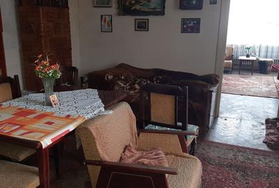 Casă cu 3 camere cu Canalizare în Andrei Mureșanu