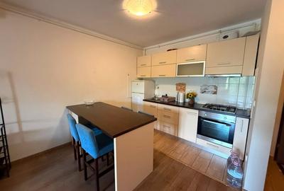 Apartament cu 3 camere decomandat, mobilat în Cetate