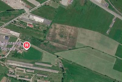Teren de 2400 mp, în Central