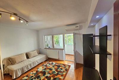 Apartament cu 3 camere decomandat, mobilat în Lacul Tei