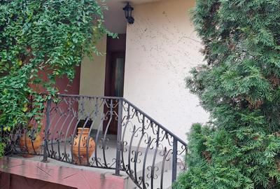 Casă cu 4 camere în Pleșoiu