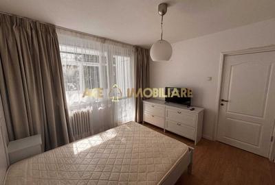 Apartament cu 3 camere semidecomandat, mobilat în Berceni