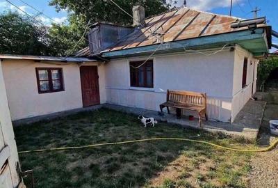 Casă cu 3 camere cu Teren 1200 Mp în Central
