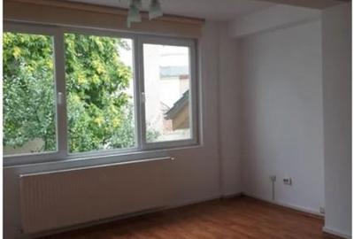 Casă individuală cu 9 camere cu Canalizare în Moșilor - 4