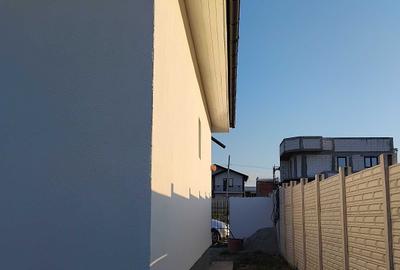 Casă cu 4 camere în Exterior Vest