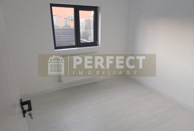 Casă cu 4 camere semidecomandat cu Teren 162 Mp în Central - 1