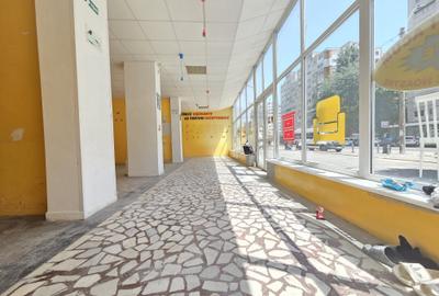 Spațiu comercial, de 130 mp, în Micro 18