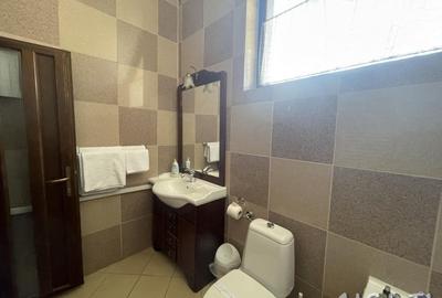 Casă individuală cu 8 camere cu Canalizare în Central - 12