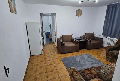 Apartament cu 2 camere semidecomandat, mobilat în Brâncoveanu
