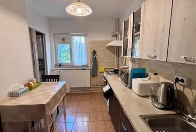 Apartament cu 3 camere decomandat, mobilat în Aviației