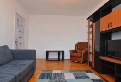 Apartament cu 3 camere decomandat, mobilat în Tineretului