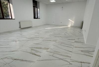 Spațiu comercial, de 100 mp, în Central