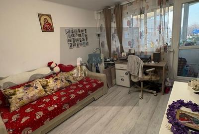 Apartament cu 2 camere decomandat în Eroii Revoluției