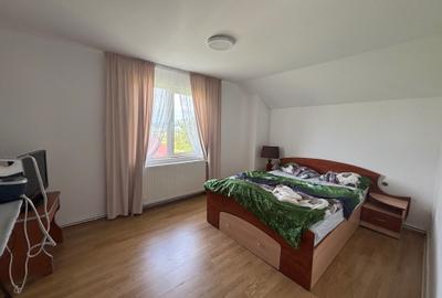Casă cu 4 camere în Podu Coșnei