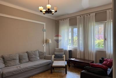 Apartament cu 4 camere semidecomandat, mobilat în Unirii